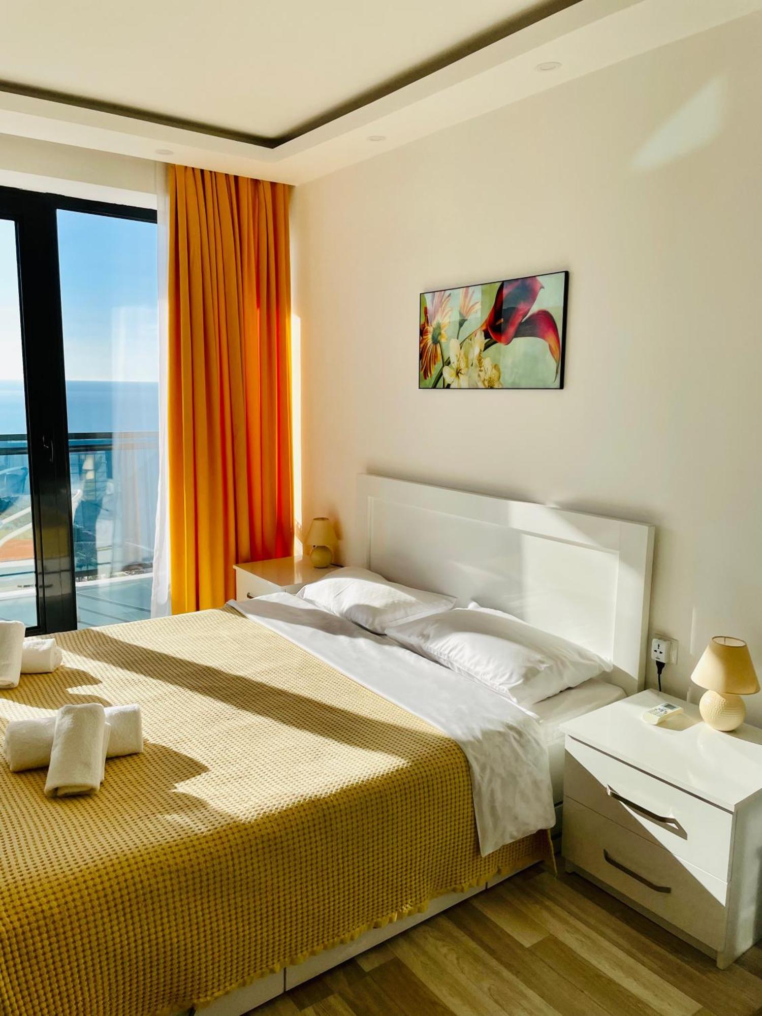 Sea View Apartments Orbi Beach Tower Batumi Esterno foto