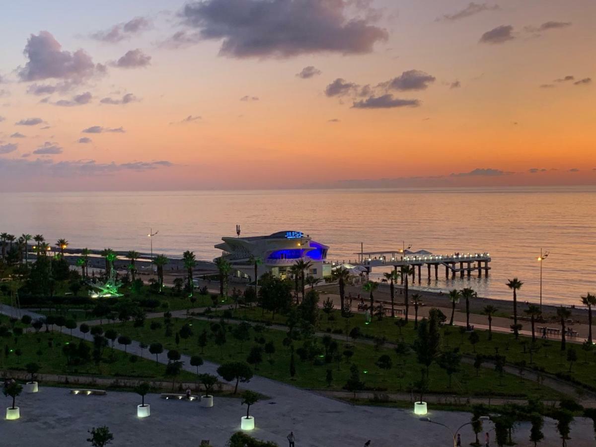 Sea View Apartments Orbi Beach Tower Batumi Esterno foto